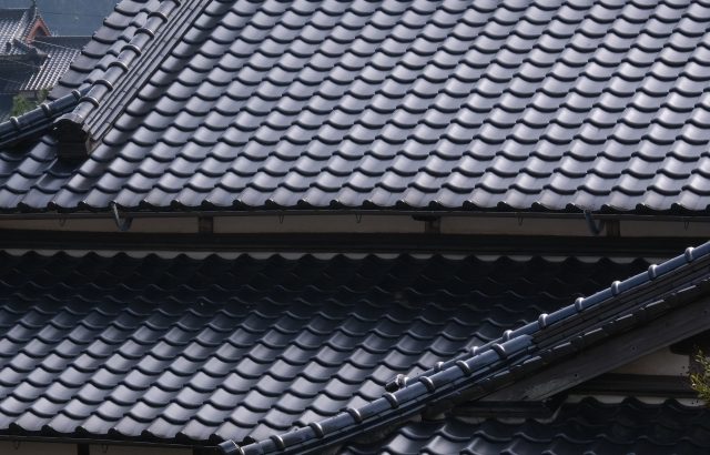 瓦屋根の種類と施工価格の相場やメリット・デメリットについて解説