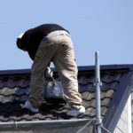 屋根塗装のDIYで必ずやるべき安全対策とは？事故防止のための道具と注意点